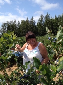 Blueberry picking with my awesome mom, Rosie :)